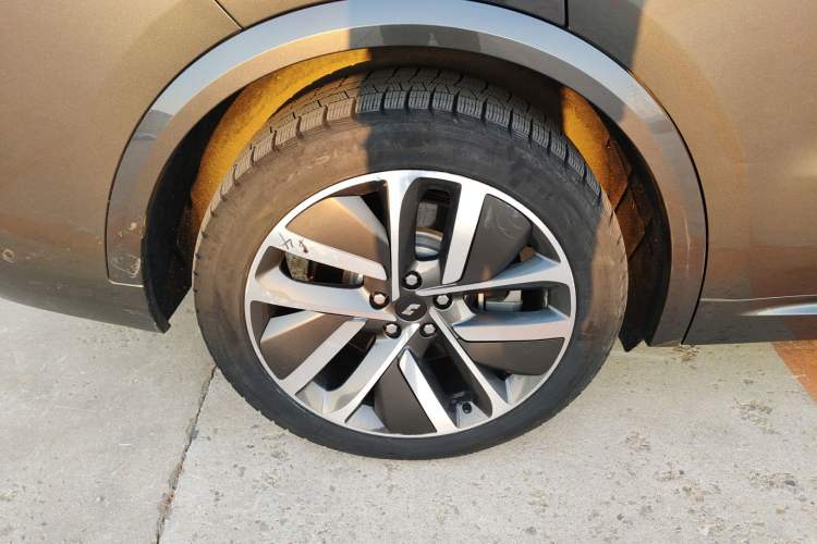 Used Li Auto L8 2023 Pro Model
