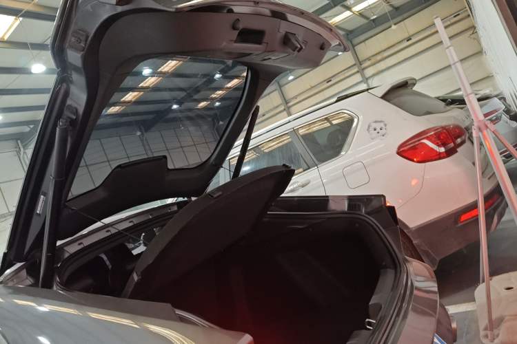 Used Changan UNI-V 2022 1.5T Prestige Version
