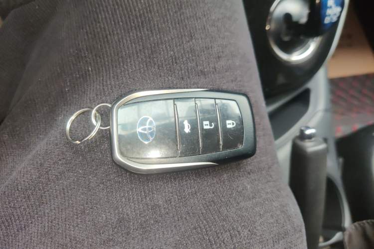 Used Toyota Levin 2017 Revised Dual-Engine 1.8H GS E-CVT Elite Sunroof Version China V Standard
