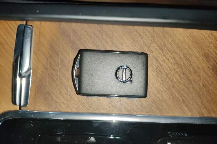 Used Volvo S90 2025 B5 Zhiyi Luxury Edition
