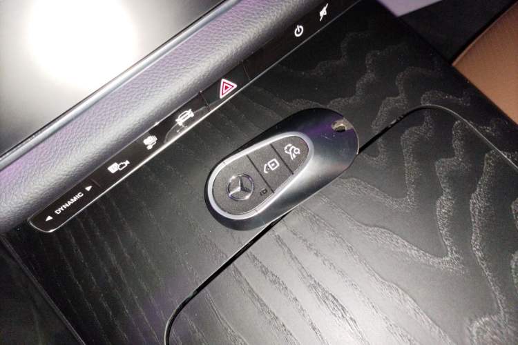 Used Mercedes-Benz E-Class New Energy 2024 E 350 e L Plug-in Hybrid Sports Sedan
