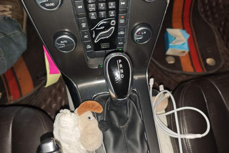 Used Volvo V40 2016 T3 Zhiyi Edition