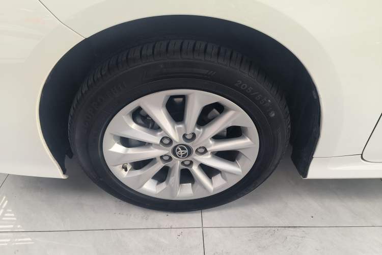 Used Toyota Corolla 2021 Dual-Motor 1.8L E-CVT Elite Edition
