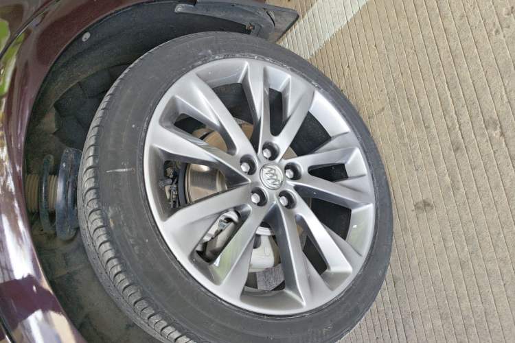 Used Buick Envision 2020 Encore S 652T All-Wheel-Drive Avenir
