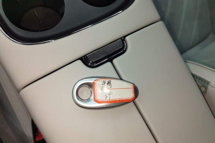 Used VOYAH FREE 2025 318 259 km All-Wheel-Drive Exploration Edition