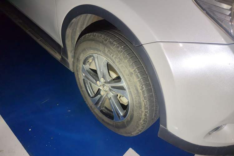 Used Toyota RAV4 2015 2.0L CVT Two-Wheel Drive Fashion Edition