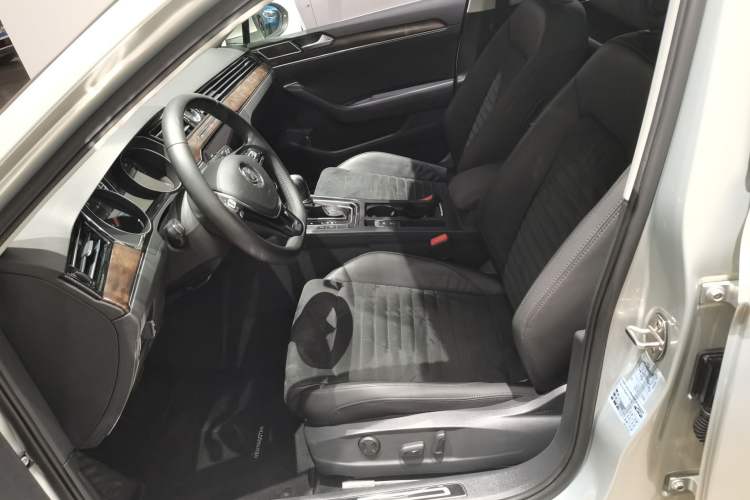 Used Volkswagen Magotan 2018 330TSI DSG Luxury Model