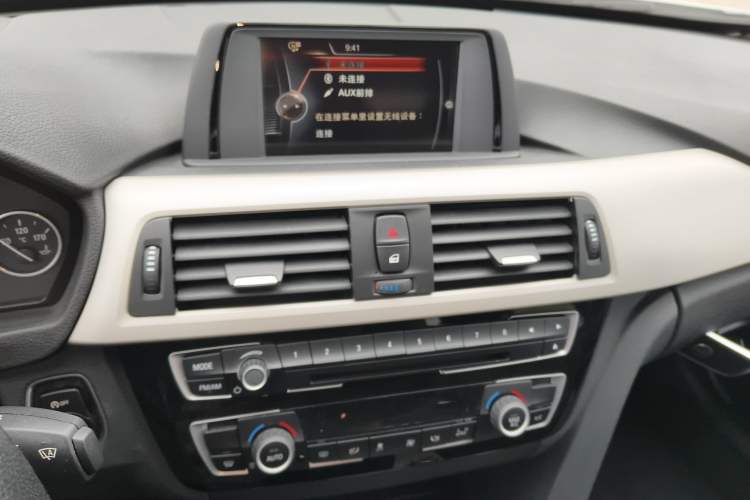 Used BMW 3 Series 2016 320Li Ambition Model
