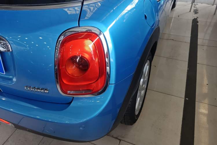 Used  MINI 2015 1.5T COOPER Fun Five-Door Edition

