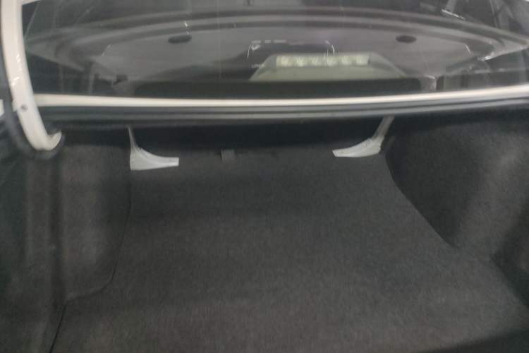 Used Volkswagen Lavida 2013 Revised Classic 1.6L Manual Fashion Edition