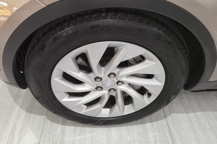 Used Land Rover Discovery 2023 300PS S