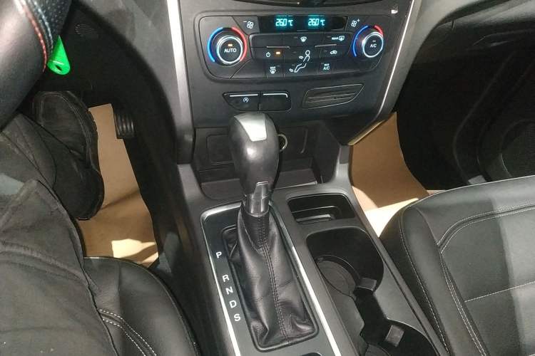 Used Ford Kuga 2017 EcoBoost 180 Two-Wheel-Drive Platinum Edition