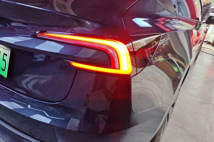 Used Tesla Model 3 2023 Long-Range All-Wheel-Drive Version
