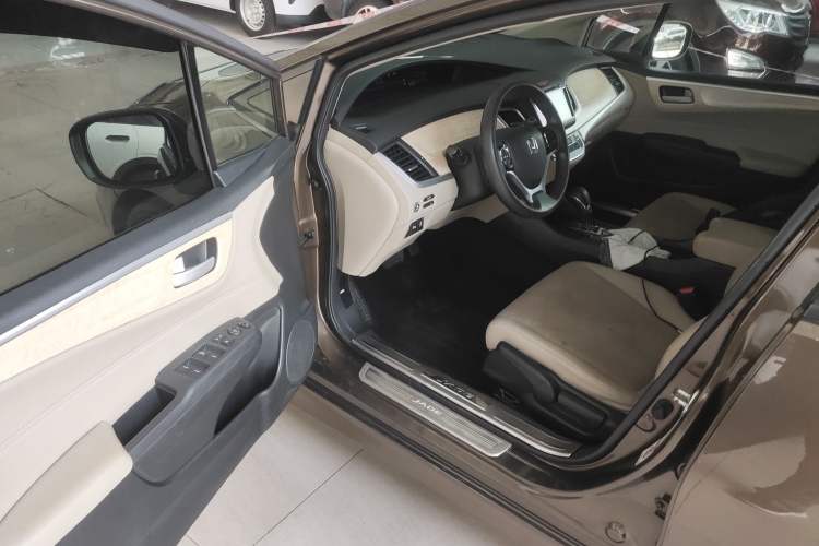 Used Honda Jade 2014 1.8L Automatic Comfort Elite Version 5 Seats
