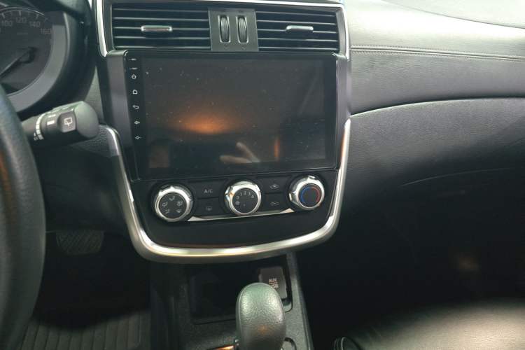 Used Nissan Tiida 2019 1.6L CVT Cool Edition China VI Standard
