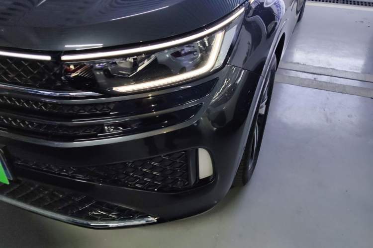 Used Volkswagen Talagon 2024 Facelifted 380TSI All-Wheel Drive R-Line Cruise Premium Edition
