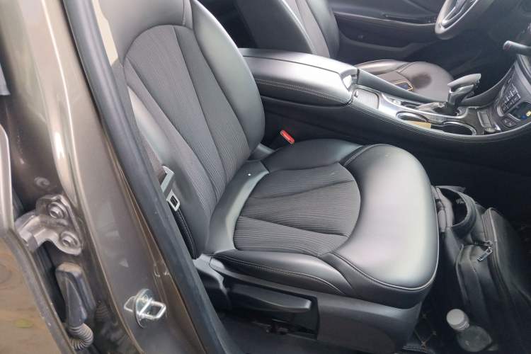 Used Buick Envision 2018 20T Two-Wheel-Drive Leading Model
