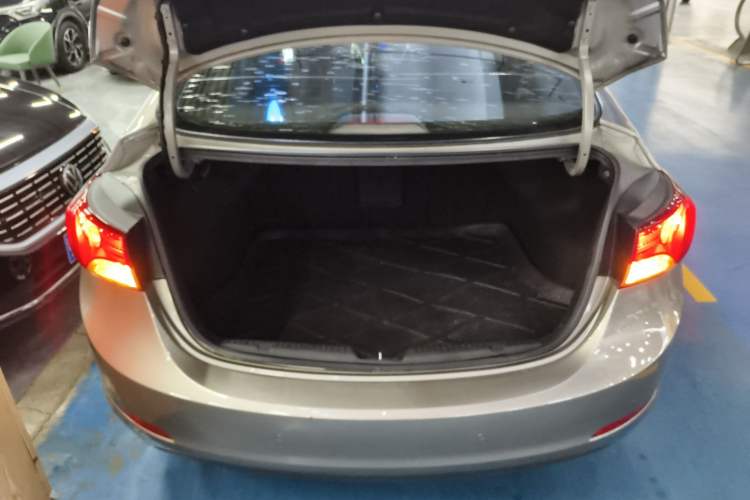 Used Hyundai Elantra 2012 1.6L Automatic Leading Model