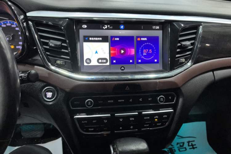 Used GAC Trumpchi GS8 2017 320T Two-Wheel Drive Luxury Smart Connectivity Version (7 Seats)
