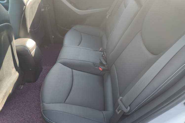 Used Hyundai Elantra 2015 1.6L Automatic Leading Model