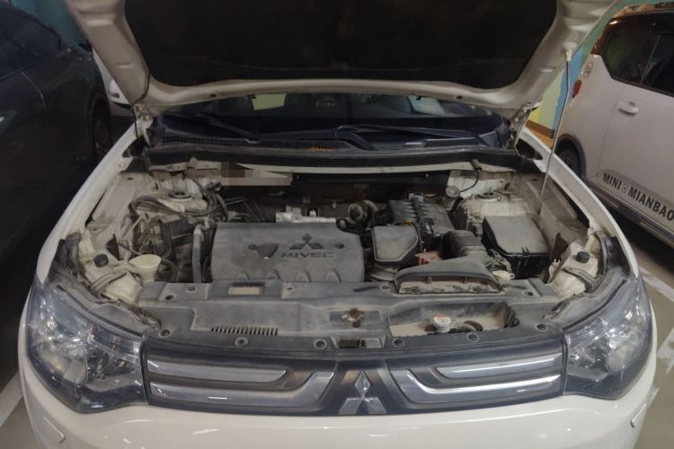 Used Mitsubishi Outlander 2013 2.4L 4x4 Luxury Navigation Edition 5 Seats
