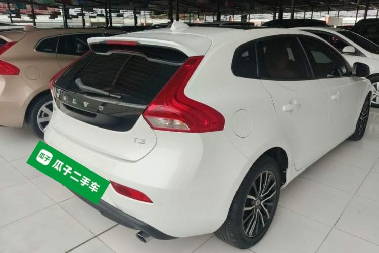 Used Volvo V40 2017 T3 Zhiyi Edition
