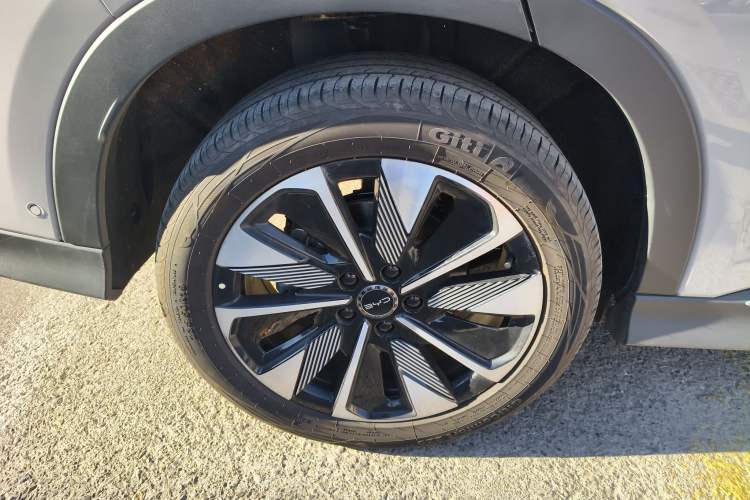 Used BYD Song PLUS New Energy 2025 EV Intelligent Driving Version 520km Premium Model
