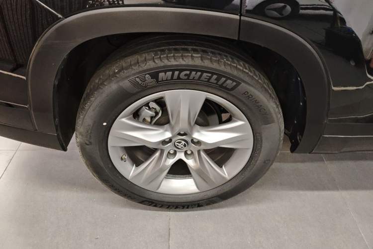 Used Toyota Highlander 2018 2.0T Four-Wheel Drive Luxury Edition 7 Seats China V Emission Standard
