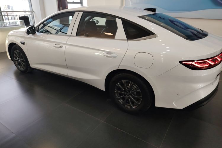 Used BYD Qin L 2025 DM-i Smart Drive 80KM Leading Model
