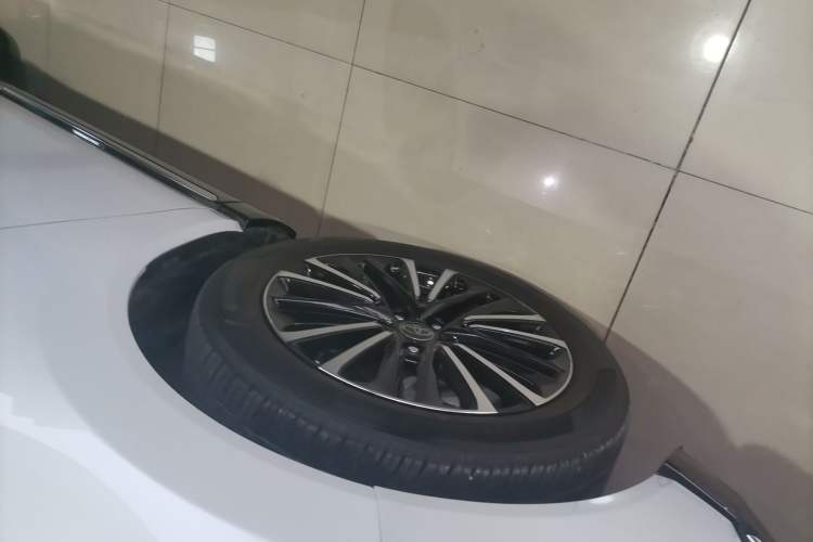 Used Toyota Venza 2023 2.0L CVT Two-Wheel Drive Prestige Version
