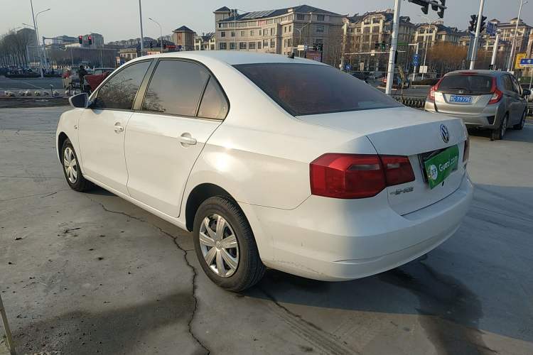 Used Volkswagen Jetta 2015 Value Edition 1.6L Manual Fashionable Style
