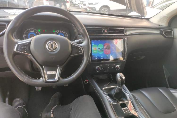 Used Dongfeng Fengon 580 2017 1.5T Manual Luxury Model
