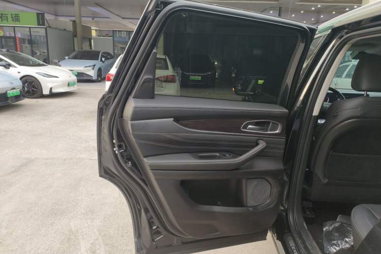 Used  Lanyue 2021 400T Two-Wheel Drive Starlight Pro Edition 7-Seater
