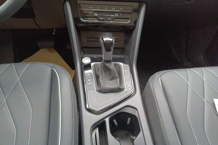 Used Volkswagen Tiguan L 