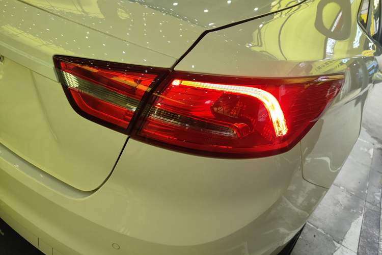 Used Ford Escort 2015 1.5L Automatic Comfort Edition
