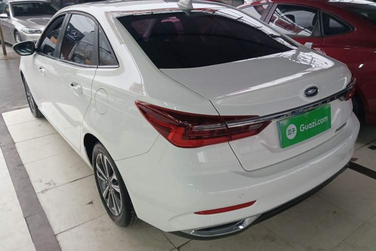 Used Ford Escort 2021 1.5L Automatic Diamond Edition
