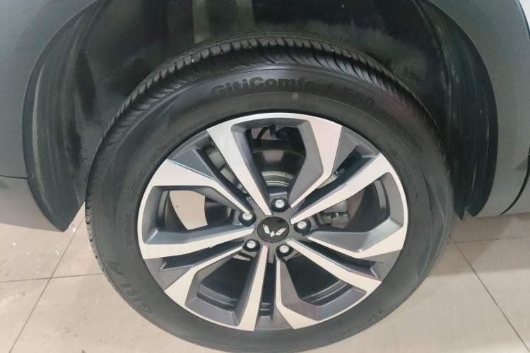 Used Wuling Asta 2022 2.0L DHT Electric-Speed Version
