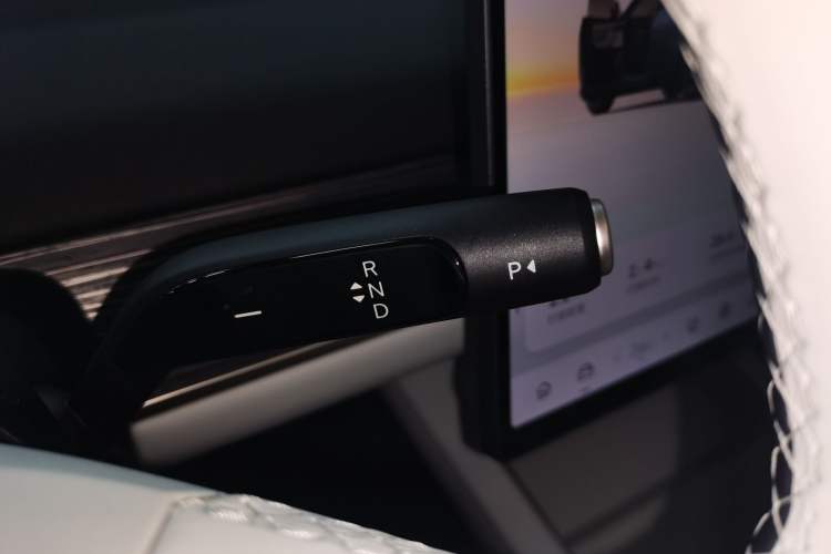 Used ONVO L60 2024 60 kWh Rear-Drive Version