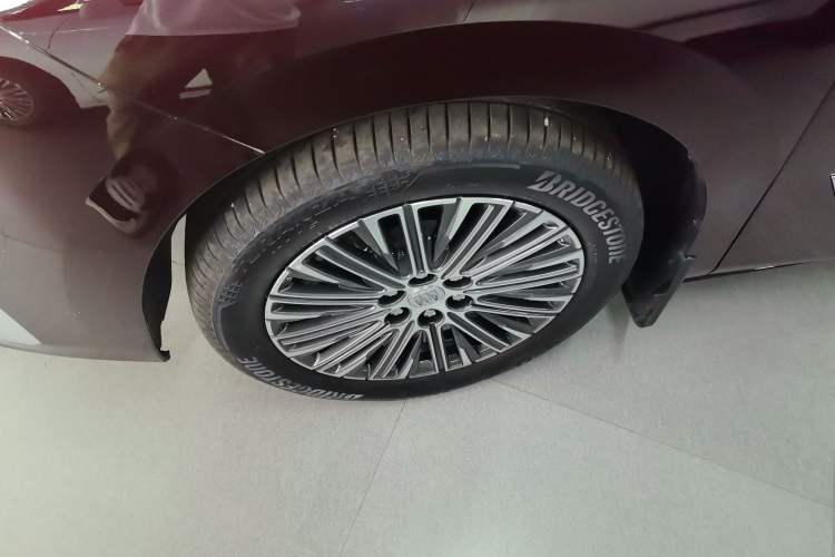 Used Buick GL8 New Energy 2024 Lu Zun Deluxe Edition 7-Seater
