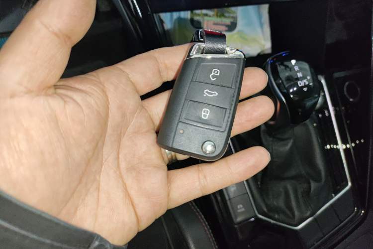 Used Volkswagen Tayron 2020 330TSI Two-Wheel Drive Luxury Smart Connectivity Version