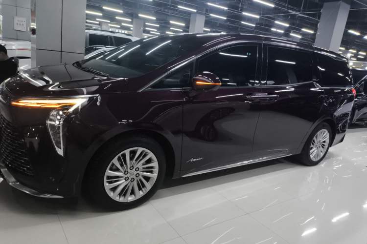 Used Buick Century 2023 2.0T Six-Seater Yinshi Edition
