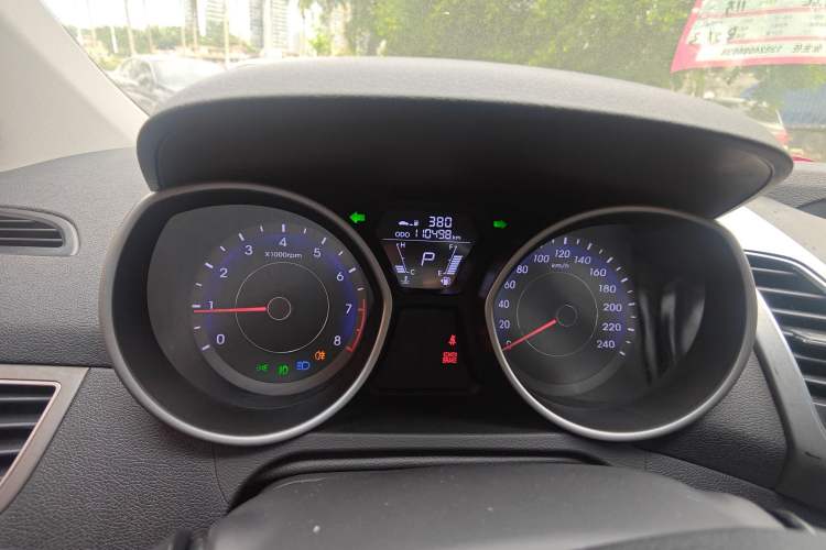 Used Hyundai Elantra 2016 1.6L Automatic Smart Version
