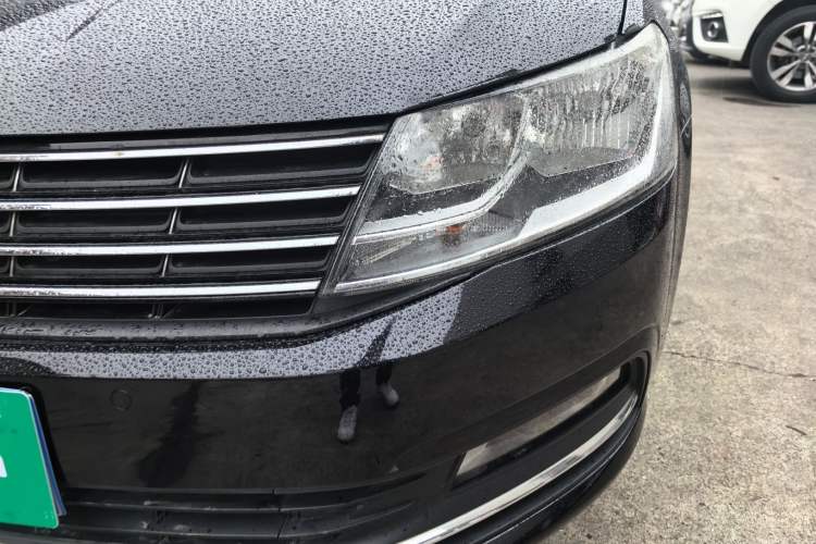 Used Volkswagen Lavida 2017 1.6L Automatic Comfort Edition
