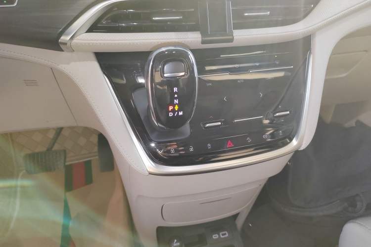 Used Buick GL8 2023 ES Lu Zun Comfort Model