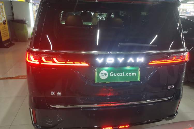 Used VOYAH Dream 2025 PHEV Four-Wheel Drive Prestige Kunpeng Edition
