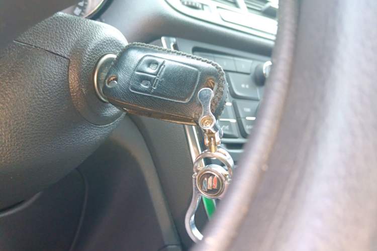 Used Buick Encore 2015 1.4T Automatic Two-Wheel Drive Urban Elite Version
