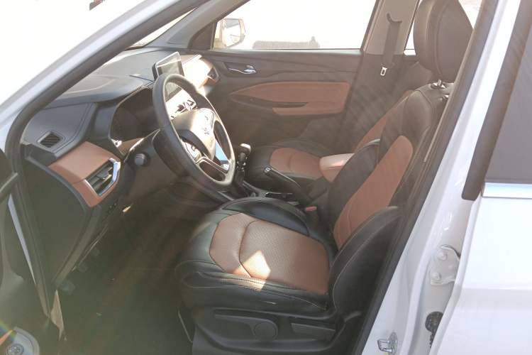 Used Wuling Hongguang S3 2019 1.5L Manual Luxury Model China VI Standard
