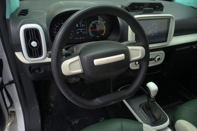 Used Roewe Clever 2021 302 km New Four-Seater Super-Efficient Version
