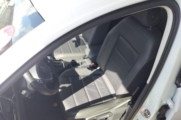 Used Volkswagen T-ROC 2020 280TSI DSG Two-Wheel Drive Comfort Version
