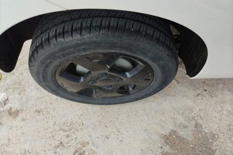 Used Roewe Clever 2021 302 km New Four-Seater Super-Efficient Version
